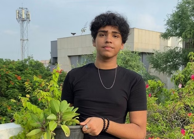 How to Grow an ‘Urban Jungle’ on Your Terrace? 19-YO Owner of Over 500 Plants Shows